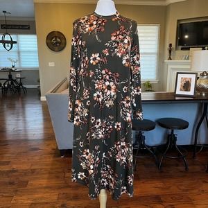 Reborn J Maxi Dress Size Medium Green Floral Long Sleeve Stretch Smooth Soft